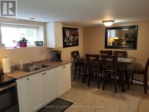 1512 Blackheath St in Ottawa, ON - Building Photo - Building Photo