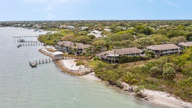 5626 SE Schooner Oaks Way in Stuart, FL - Building Photo - Building Photo