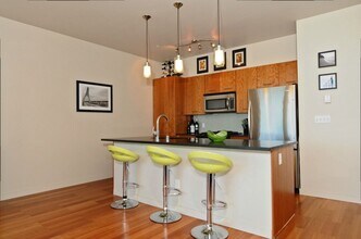 2960 Eastlake Ave E in Seattle, WA - Building Photo - Building Photo
