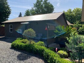 785 W 11th Ave in Chico, CA - Building Photo