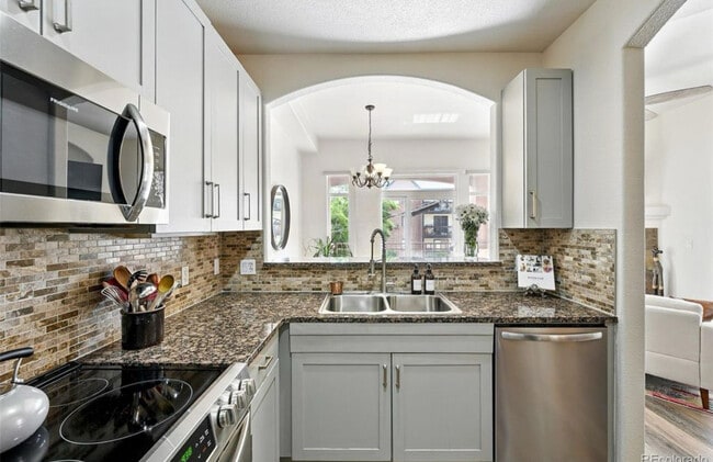 property at 2100 N Humboldt St