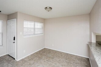 1400 Thackery Dr in Arlington, TX - Building Photo - Building Photo