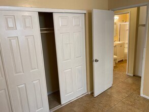 1545 W 19th St in Long Beach, CA - Building Photo - Building Photo