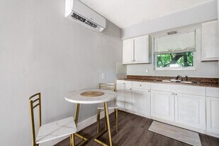 1826 Sherman St in Hollywood, FL - Building Photo