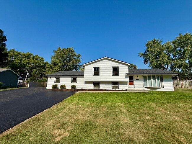 property at 26W430 Blair St