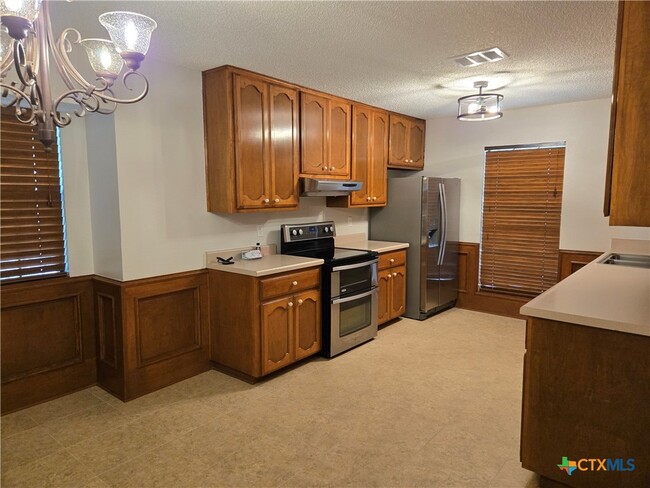 property at 772 Country Club Dr