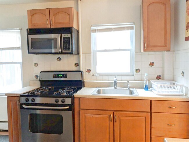 741 Somerville Ave in Somerville, MA - Building Photo - Building Photo