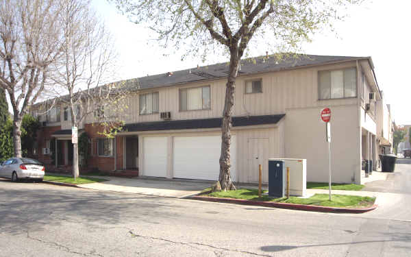 9428-9430 Charleville Blvd in Beverly Hills, CA - Building Photo - Building Photo