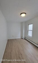 121 George Ave in Wilkes-Barre, PA - Building Photo - Building Photo