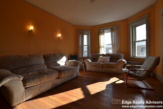 43 Orkney Rd, Unit 2 in Boston, MA - Foto de edificio - Building Photo