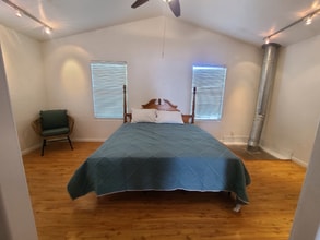 991 N 2100 W in Saint George, UT - Foto de edificio - Building Photo