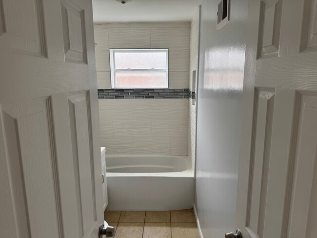 14708 Kenwood Ave in Dolton, IL - Building Photo - Building Photo