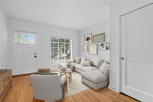 1302 Kirkwood Rd in Austin, TX - Building Photo