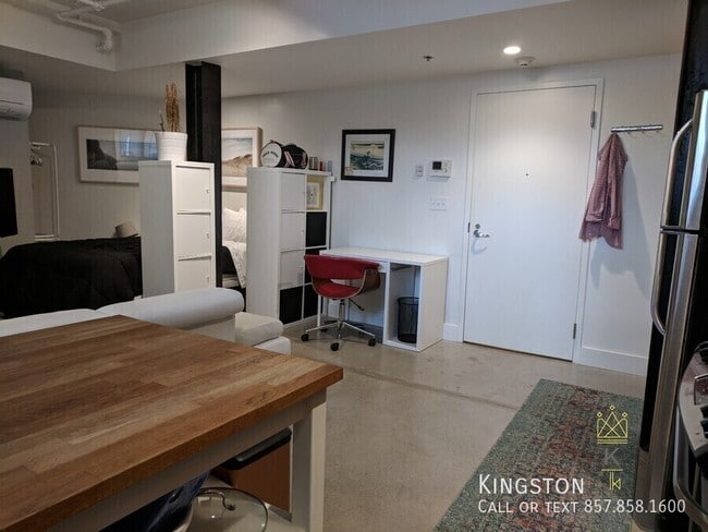 26 Sunnyside St in Boston, MA - Building Photo - Building Photo