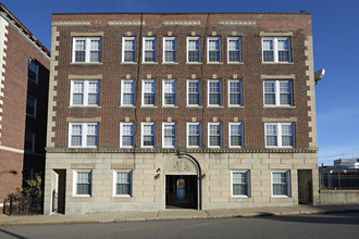 The Chestnut Street Apartments in Worcester, MA - Building Photo - Building Photo