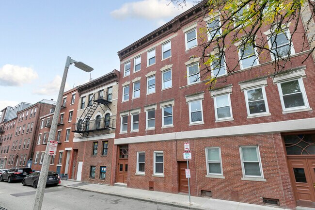 122 Prince St, Unit 4 in Boston, MA - Building Photo - Building Photo