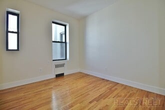 Magnificent 1 Bed PH Across the St from Prospect Park! in Brooklyn, NY - Foto de edificio - Building Photo