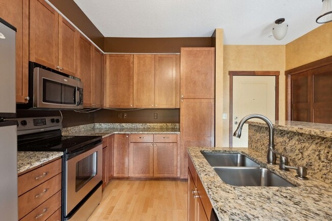 625 Dayton Ave in St. Paul, MN - Building Photo - Building Photo