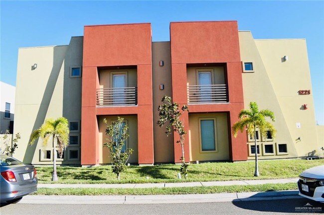 1221 E Daffodil Ave-Unit -B in McAllen, TX - Building Photo - Building Photo