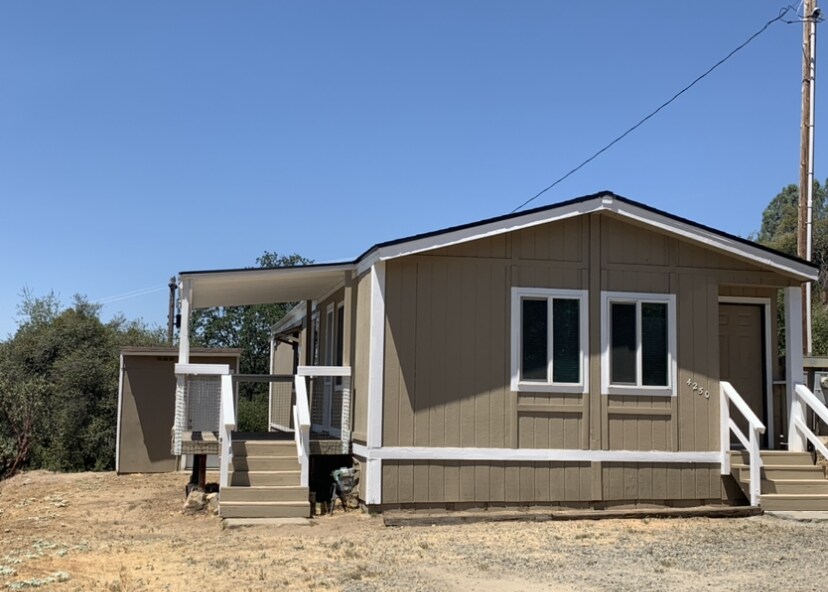 4250 Woodview Ln in Mariposa, CA - Building Photo