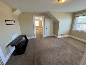 2565 Orland Ave in Cincinnati, OH - Building Photo - Building Photo