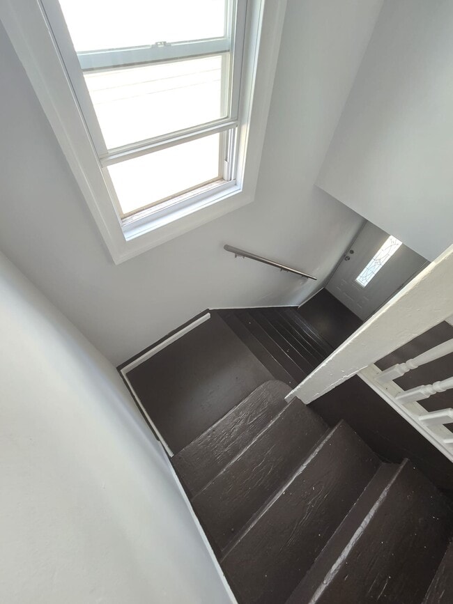 528 Magnolia Ave in Elizabeth, NJ - Foto de edificio - Building Photo