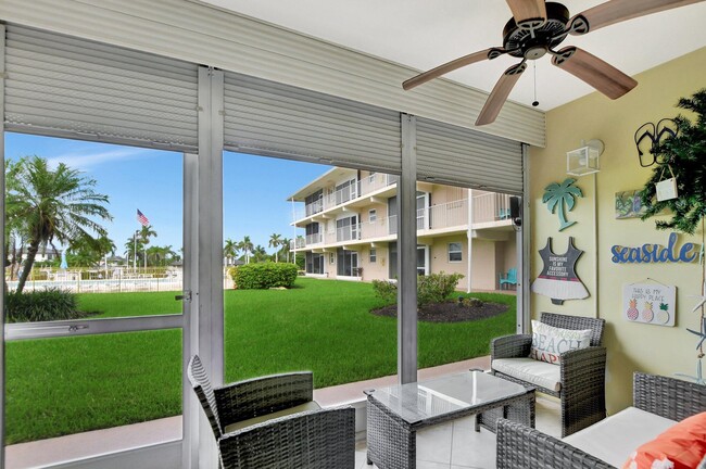 745 SE 19th Ave in Deerfield Beach, FL - Foto de edificio - Building Photo