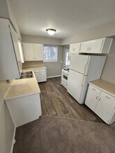 2450 Porter St SW in Wyoming, MI - Building Photo - Building Photo