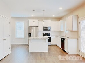 803 Springtooth Dr in Zebulon, NC - Foto de edificio - Building Photo