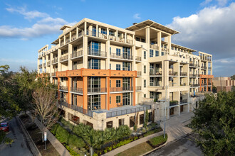 IL Palazzo in Houston, TX - Foto de edificio - Building Photo