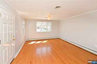 142 Grand  2 in Hawthorne, NJ - Building Photo - Building Photo