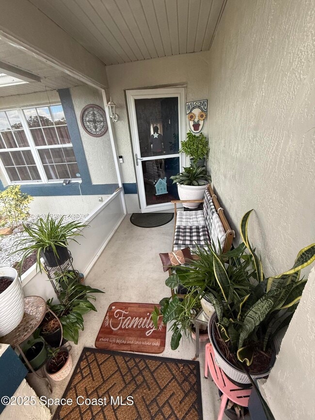 1929 Lynn River Dr in Deltona, FL - Building Photo - Building Photo