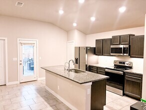 9208 Ratliff Rdg in Odessa, TX - Foto de edificio - Building Photo
