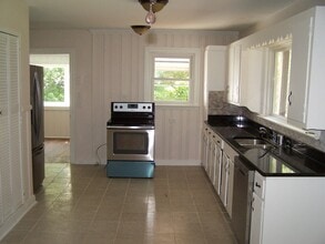 1226 Pleasant View Dr NE in Winston-Salem, NC - Building Photo - Building Photo