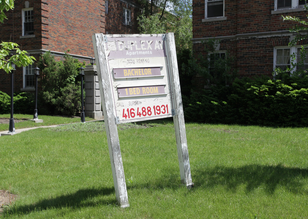 Duplex Avenue Apartments in Toronto, ON - Building Photo