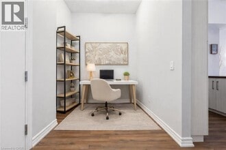 40 Esplanade Ln in Grimsby, ON - Building Photo - Building Photo