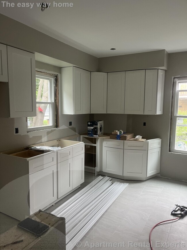 121 Highland Rd, Unit 1