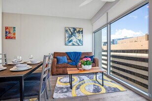 7865 Travis St in Houston, TX - Building Photo