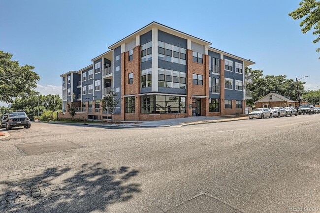 4900 W 29th Ave, Unit 305 in Denver, CO - Building Photo - Building Photo