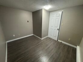 511-1511 Albert St in Waterloo, ON - Building Photo