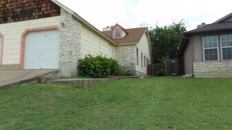 523 Cutty Trail in Lakeway, TX - Building Photo