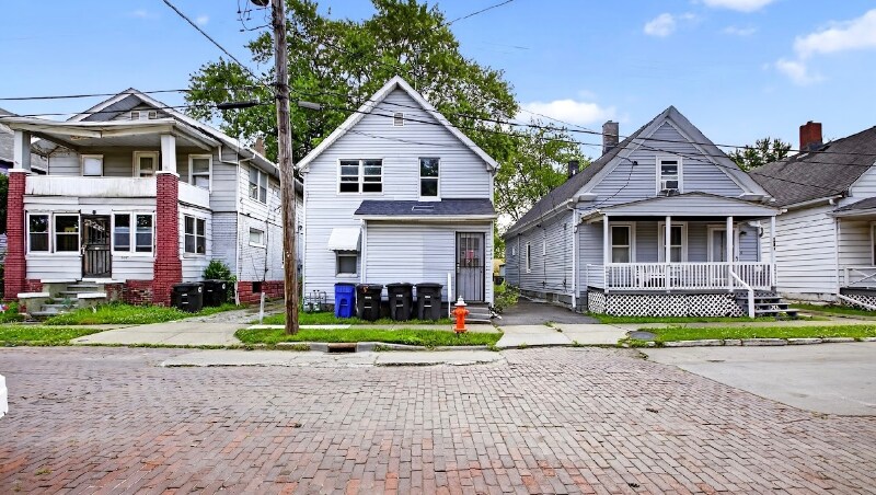 3085 E 67th St in Cleveland, OH - Building Photo