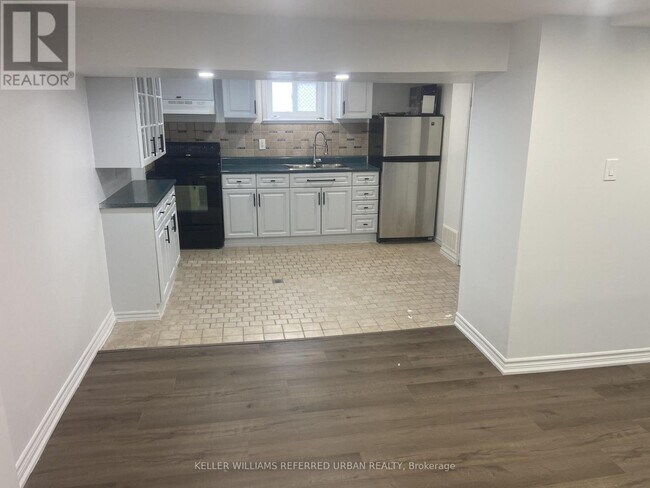 200 Tavistock Rd in Toronto, ON - Building Photo - Building Photo