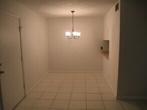 1766 Abbey Rd in West Palm Beach, FL - Building Photo - Building Photo