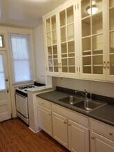 2109 Village Dr, Unit 6 in Louisville, KY - Foto de edificio - Building Photo