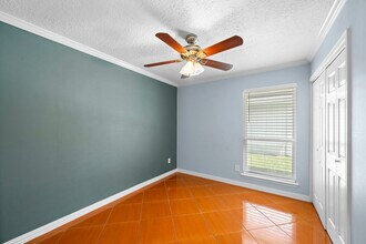 11119 Wheatridge Dr in Houston, TX - Foto de edificio - Building Photo