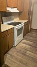 SOMERSET VILLAGE APARTMENTS in Somerset, IN - Building Photo - Interior Photo