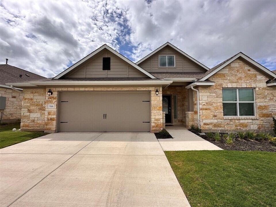 516 Panzano Dr in Georgetown, TX - Building Photo