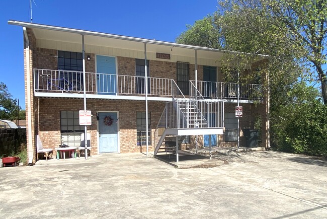 1105 Parmer Ave, Unit 4 in Killeen, TX - Foto de edificio - Building Photo