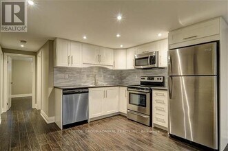 830 Zator Ave in Pickering, ON - Building Photo - Building Photo